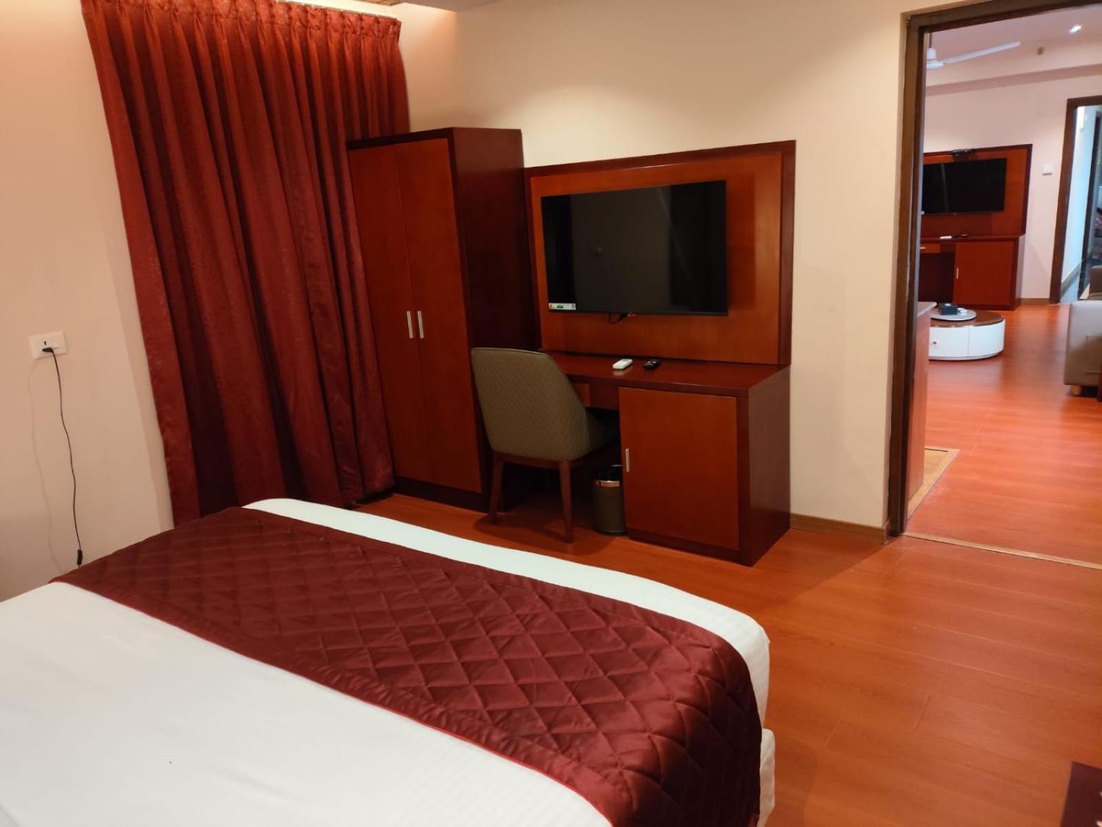 Park Avenue Hotel & Apartments Trichy Tiruchirappalli Zewnętrze zdjęcie